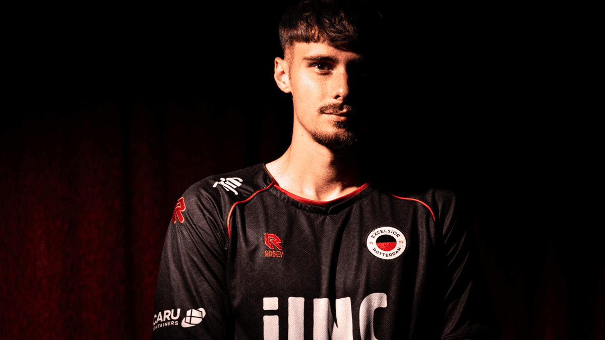 Polski napastnik z problemami. Włodarczyk pozostaje na wypożyczniu Szymon-Wlodarczyk321312