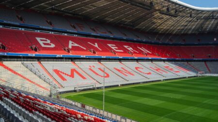 Bayern Monachium postawił ultimatum swojej gwieździe. W tle Liverpool stadion-bayernu-monachium
