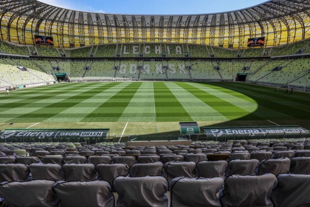 stadion Lechii Gdańsk trawa z rolki